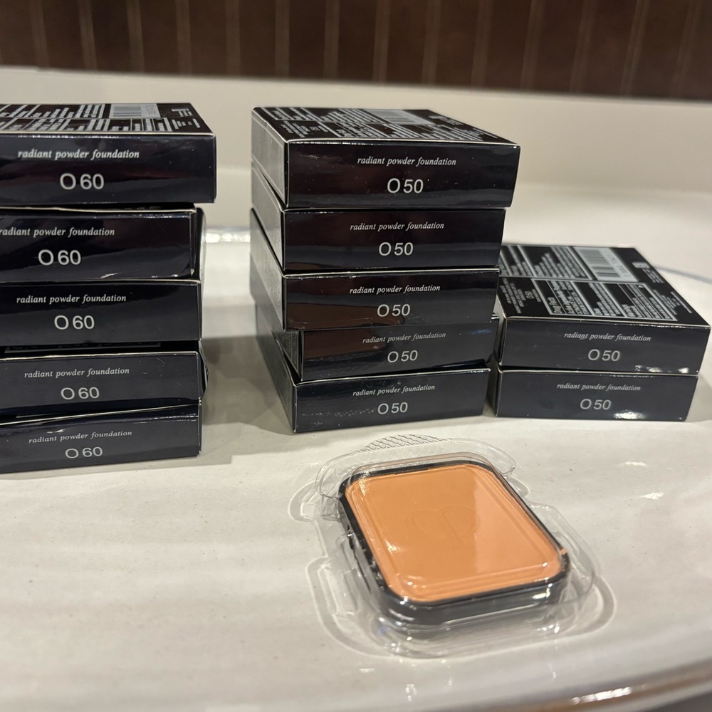 Cle de Peau ~ Radiant Powder Foundation ~ Refill ~ O50 x 3